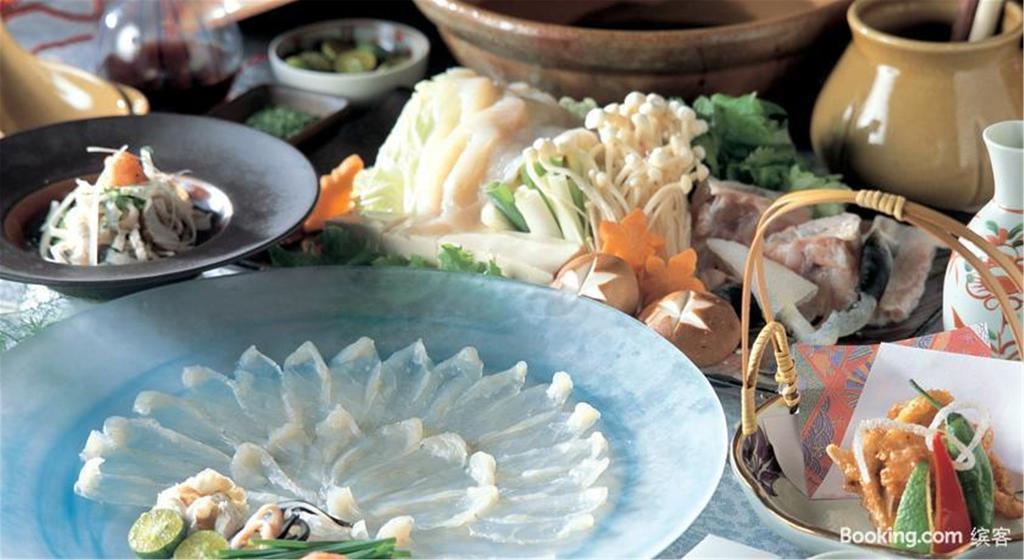 Overseas Chinese International Hotel Циндао Экстерьер фото