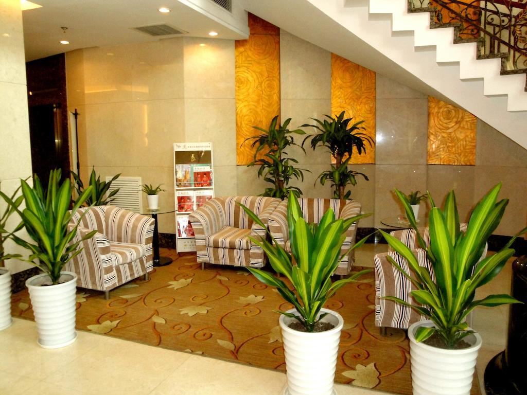 Overseas Chinese International Hotel Циндао Экстерьер фото