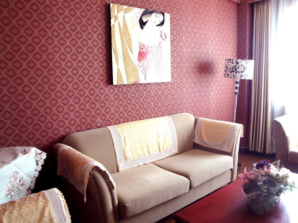 Overseas Chinese International Hotel Циндао Экстерьер фото