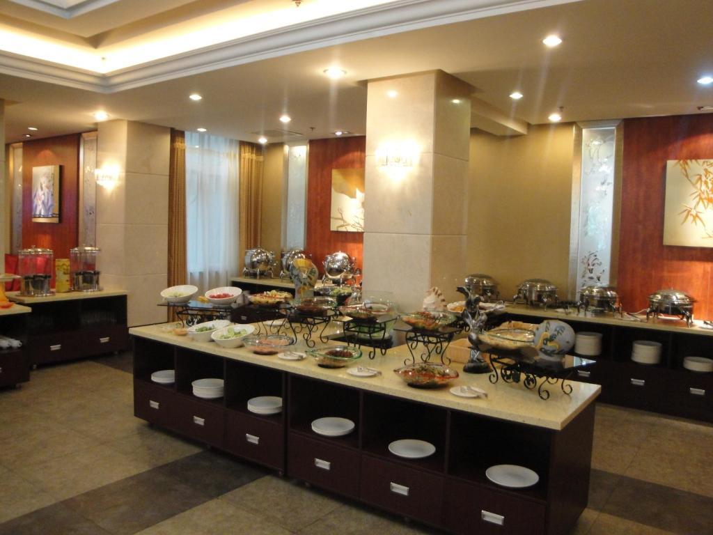 Overseas Chinese International Hotel Циндао Экстерьер фото