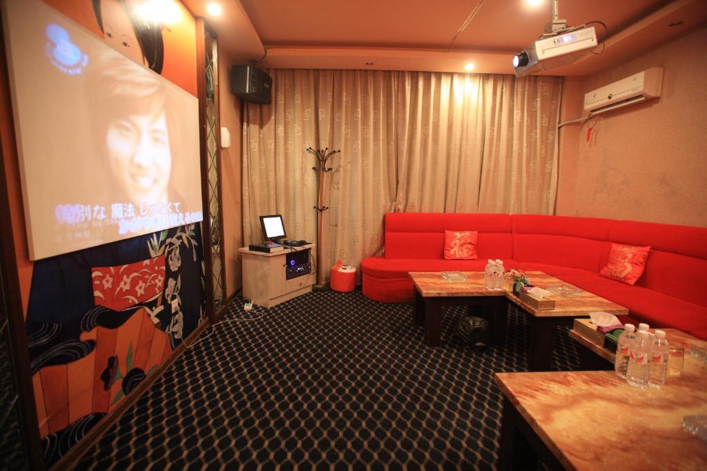 Overseas Chinese International Hotel Циндао Экстерьер фото