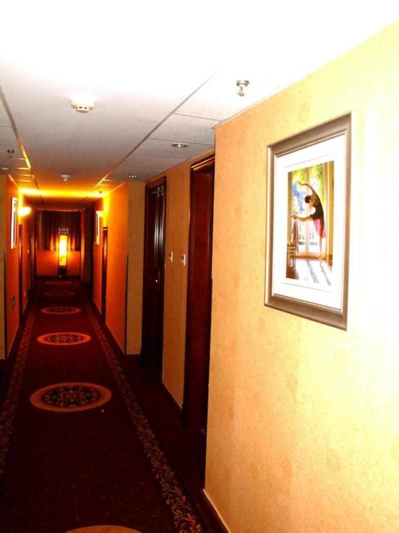 Overseas Chinese International Hotel Циндао Экстерьер фото
