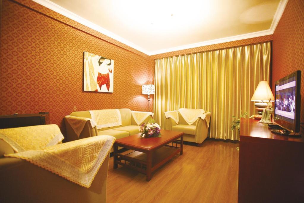 Overseas Chinese International Hotel Циндао Экстерьер фото