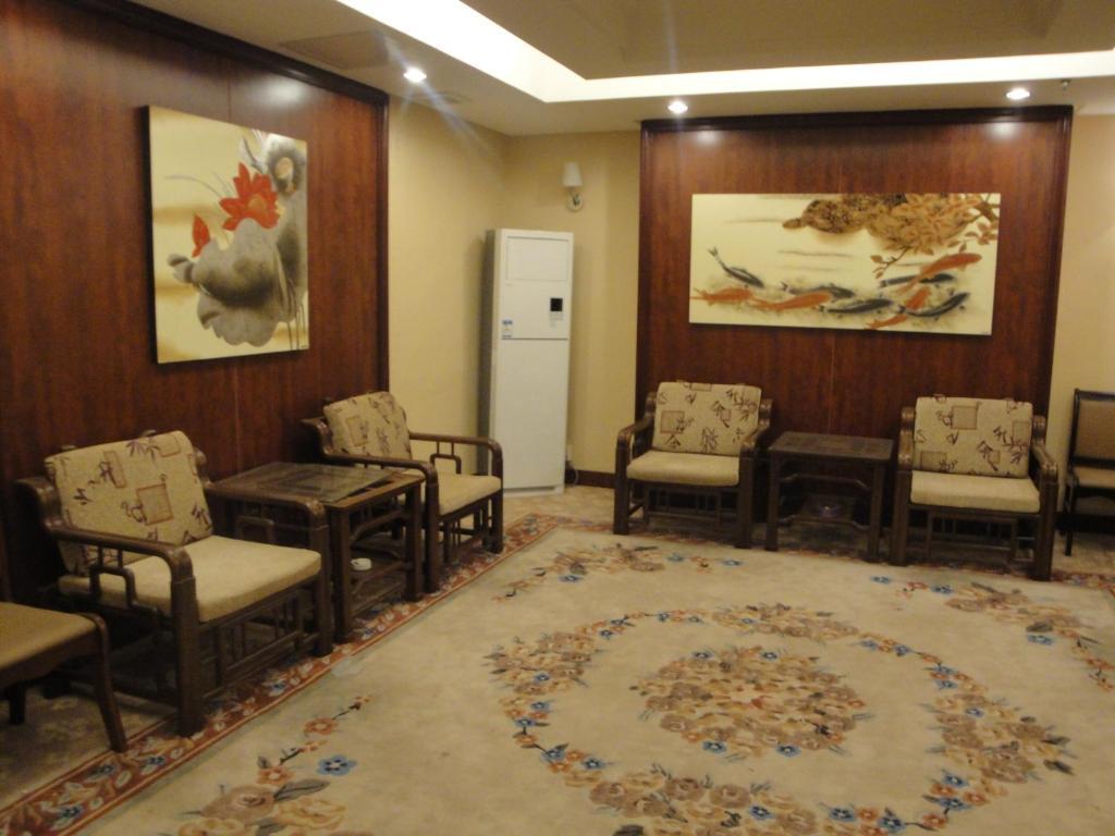 Overseas Chinese International Hotel Циндао Экстерьер фото